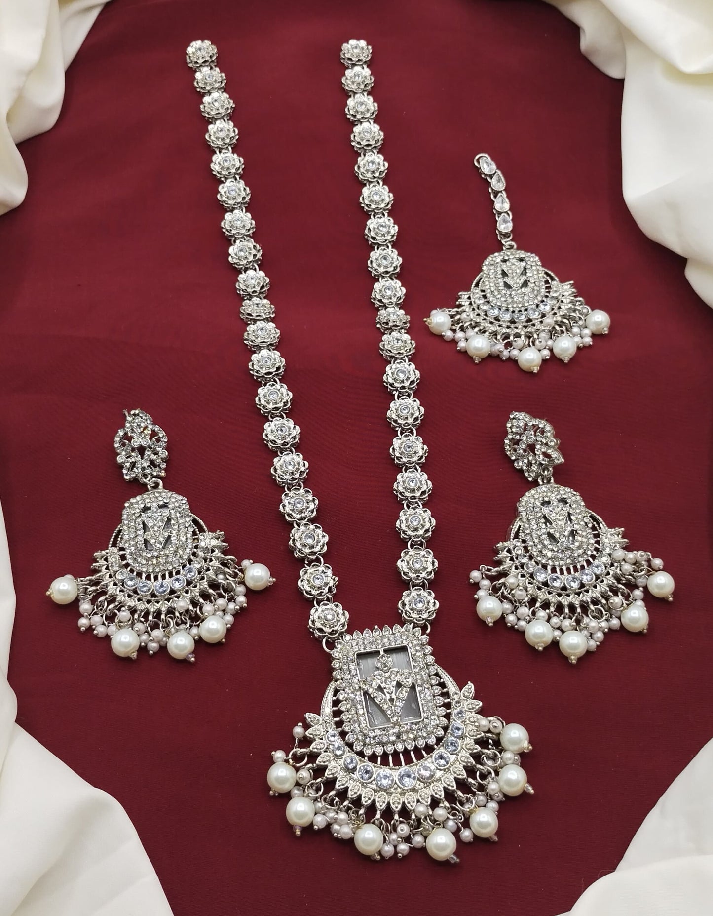 Beautiful New Design Fine Quality Mala Set With Teeka