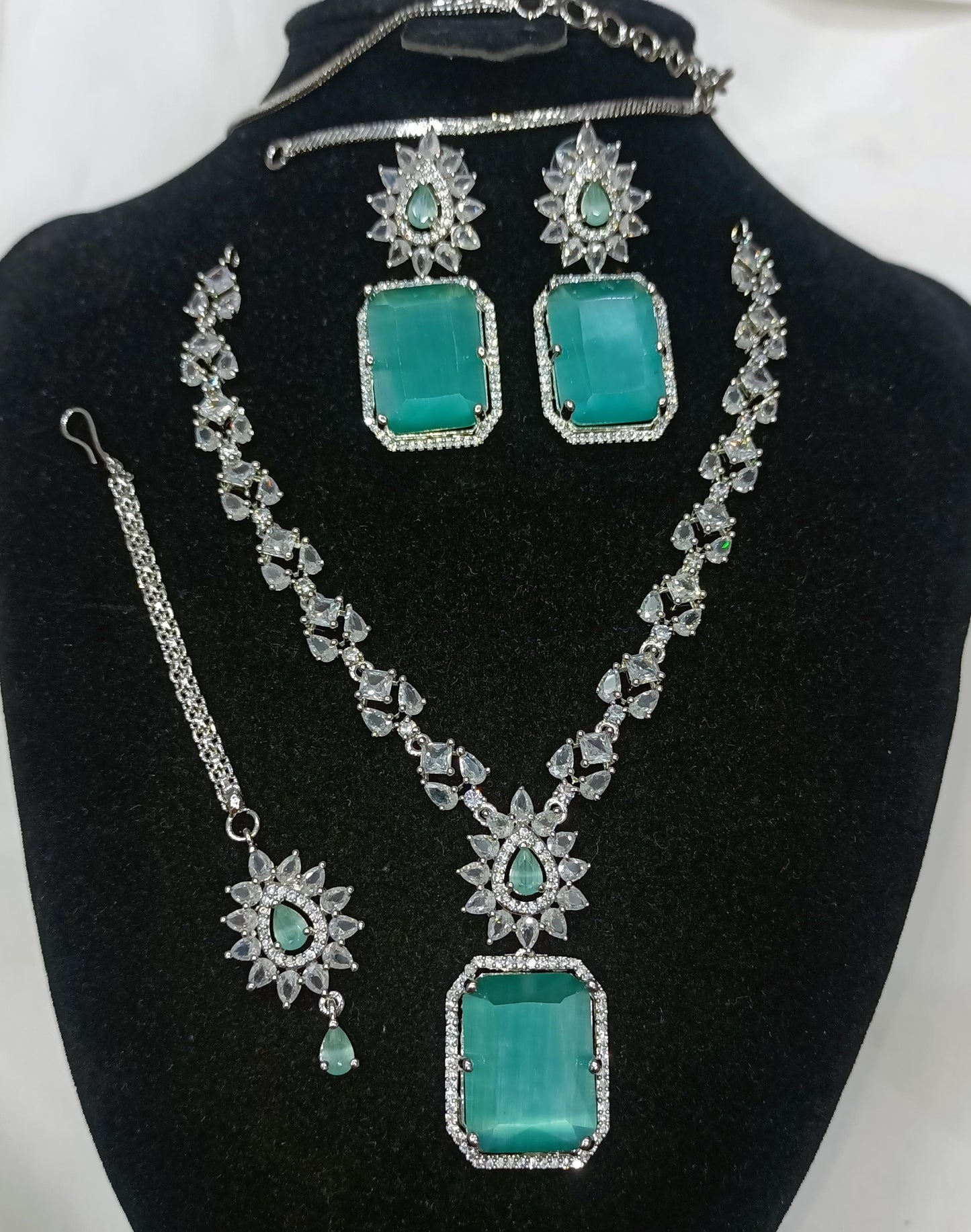 *New Design Best Quality AD Zarcon PartyWear Necklace Set With Teeka