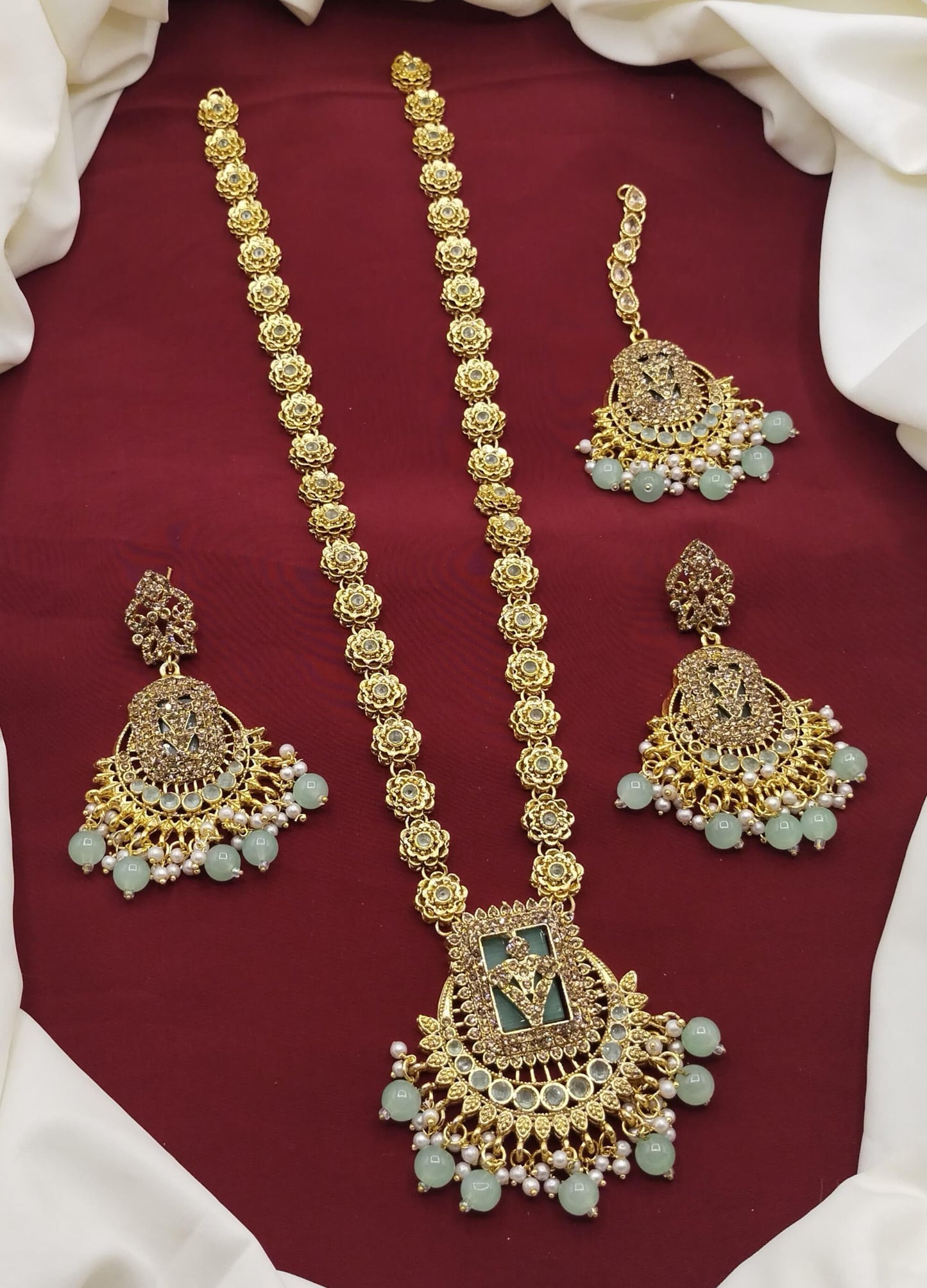 Beautiful New Design Fine Quality Mala Set With Teeka