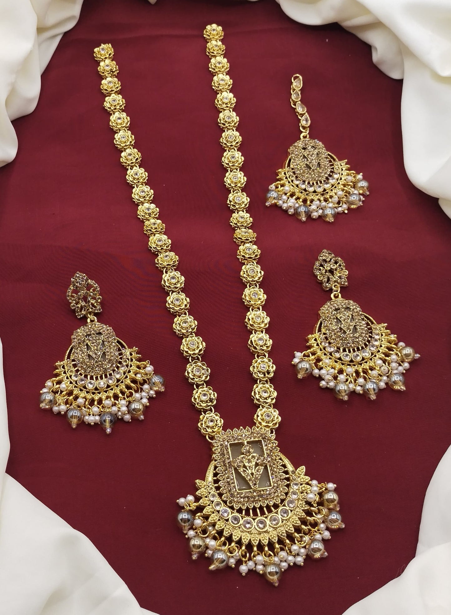 Beautiful New Design Fine Quality Mala Set With Teeka