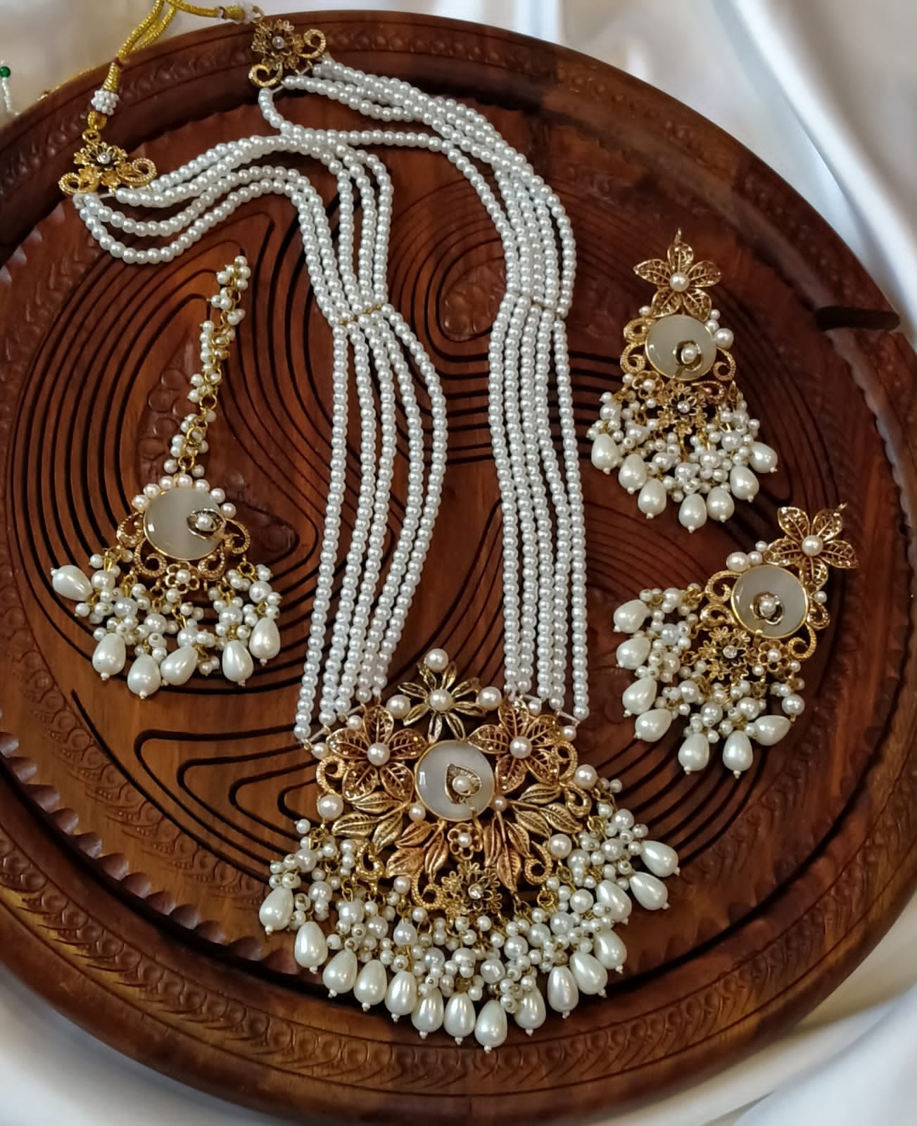 RUSSMA:Handmade long maala set with earrings & Teeka💖💞